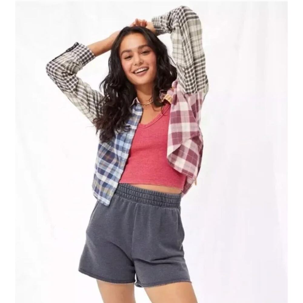 American Eagle cropped patch flannel - image 2